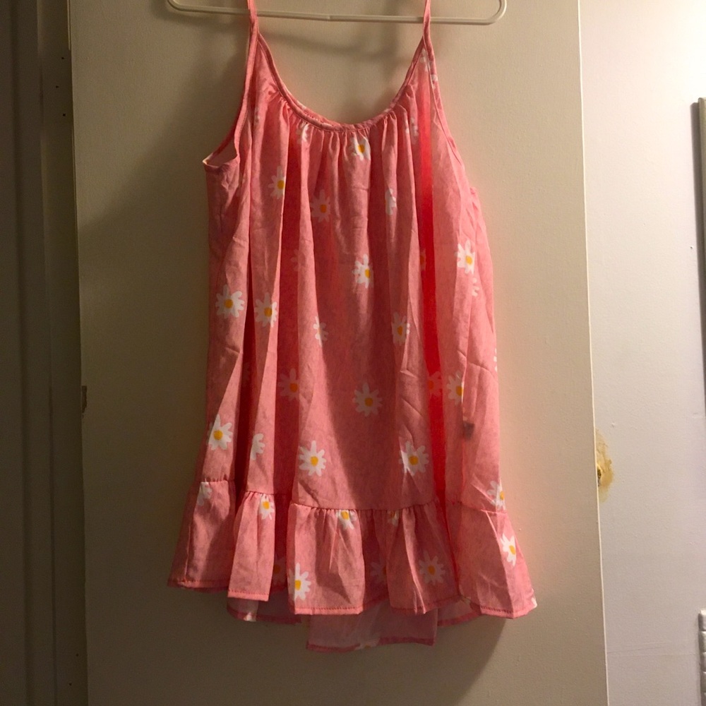 Pink flows flower tank